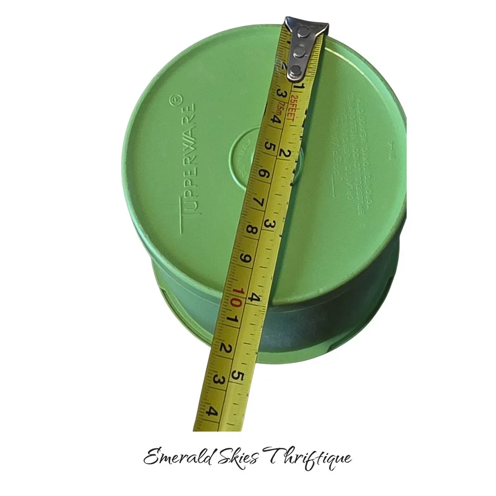 Vintage Tupperware Green Canister 811-4 with Lid. Free shipping